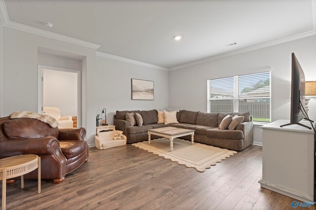 Building Photo - 201 Antler Ridge Dr