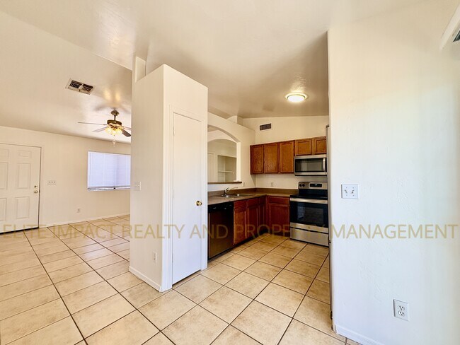 Foto del edificio - 3422 N Fontana Ave