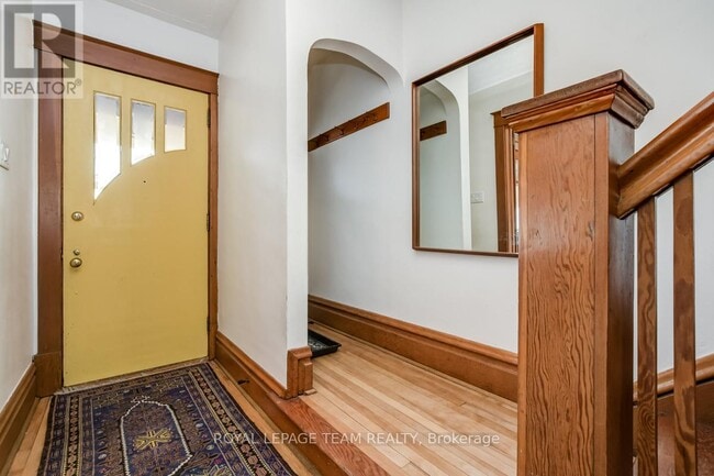 Building Photo - 995 Gladstone Ave