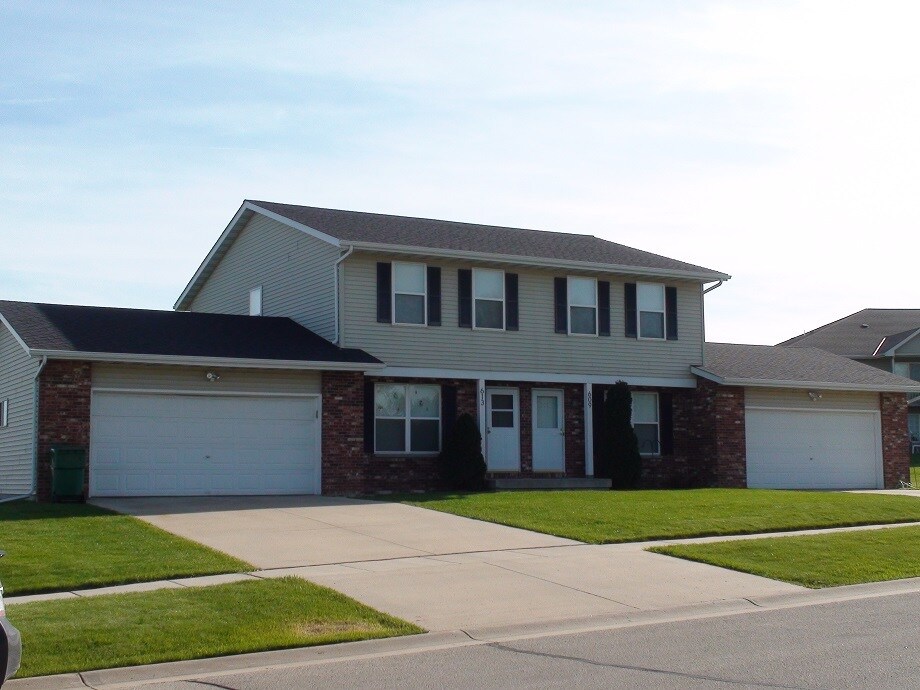 609 Robin Rd, Waupun, WI 53963 Townhome Rentals in Waupun WI