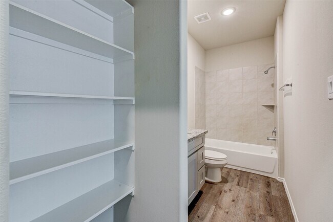 Foto del edificio - 409 E Avenue G