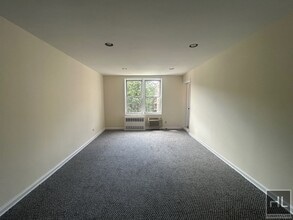 Building Photo - GRAND CENTRAL PARKWAY