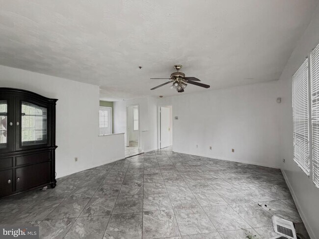 Building Photo - 1223 Chillum Rd