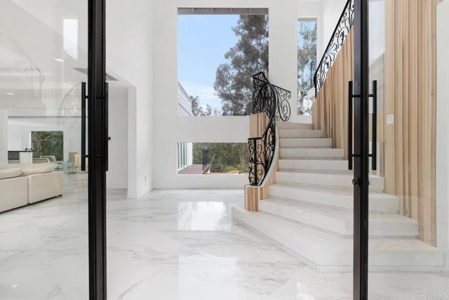 Building Photo - 15121 Las Planideras