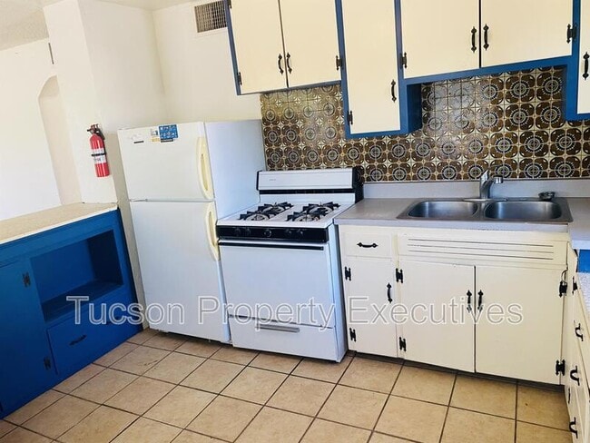 Foto del edificio - 443 E Delano St