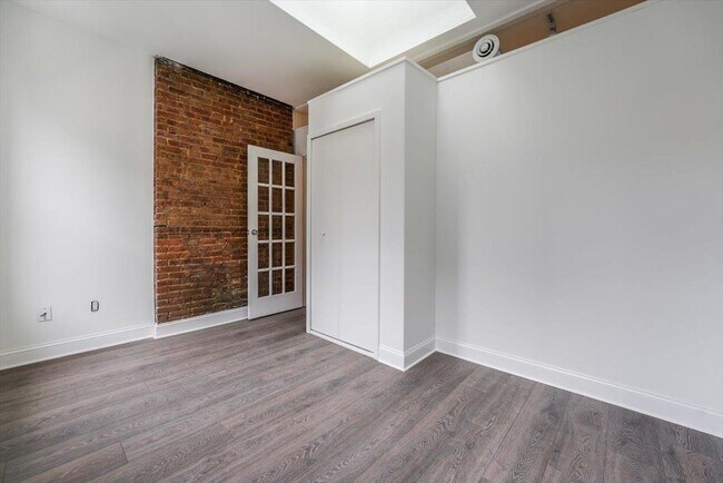 Building Photo - 157 14th St