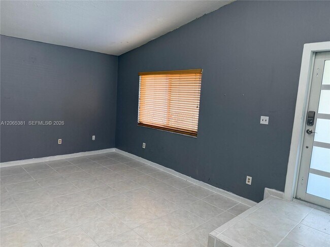Foto del edificio - 3613 SW 112th Pl