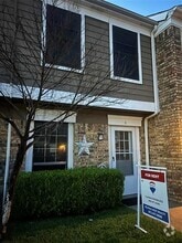 Building Photo - 705 Lee St