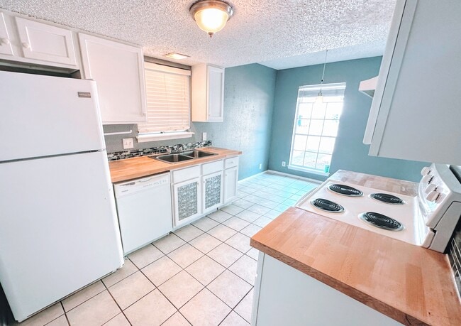 Building Photo - Willowrun B