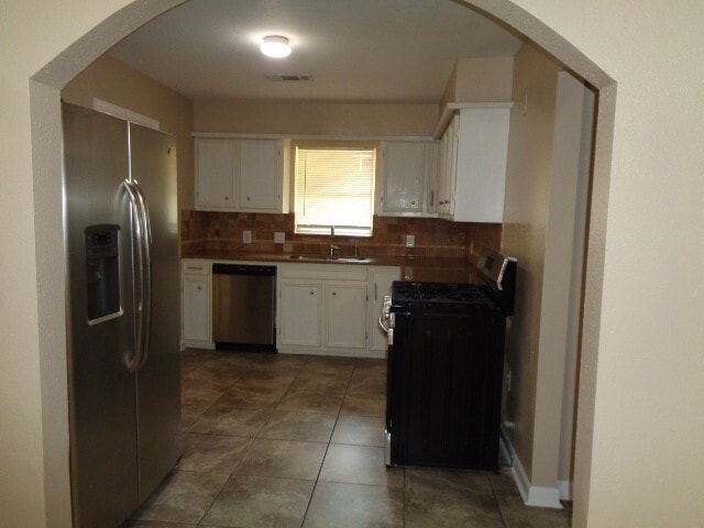 Building Photo - 3012 Barksdale Dr
