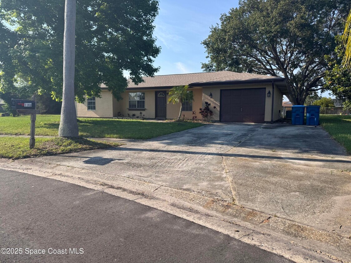 Foto principal - 1148 Newbern St NE