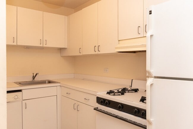 Foto del edificio - 629 W Wellington Ave