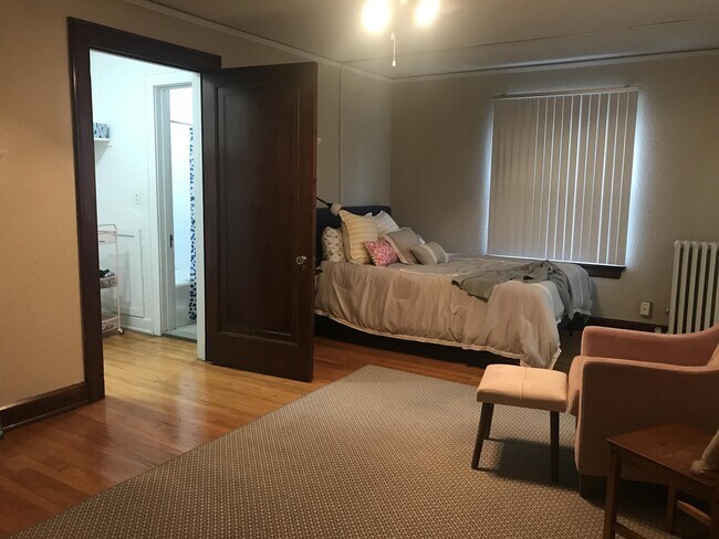 Foto del edificio - 727 N Capitol Ave