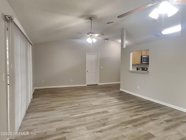 Foto del edificio - 8256 Creek Hollow Ct