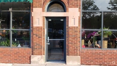 Building Photo - 901 W Irving Park Rd