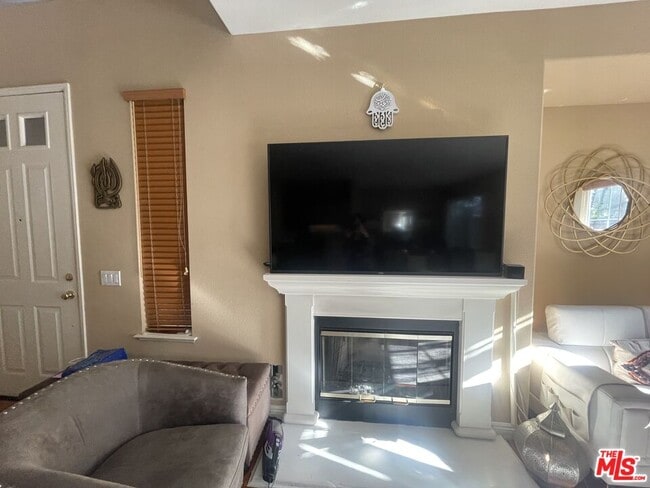 Building Photo - 10 Bolinas