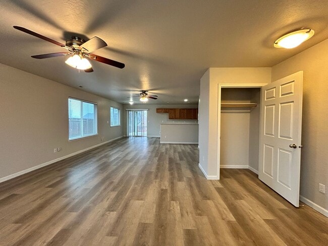 Building Photo - Three Bedroom, Two Bath House