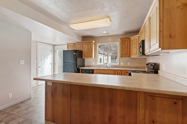 Building Photo - 1077 E 1675 S