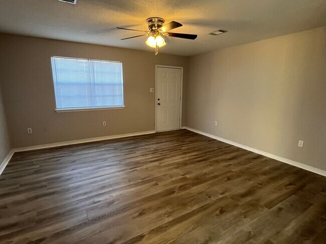 Foto del edificio - 1109 N Louisville Ave