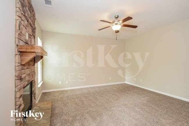 Foto del edificio - 315 Roland Manor Dr