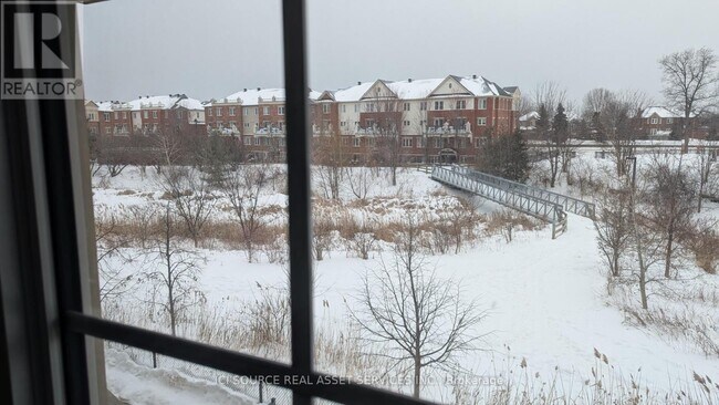 Building Photo - 2496 Post Rd