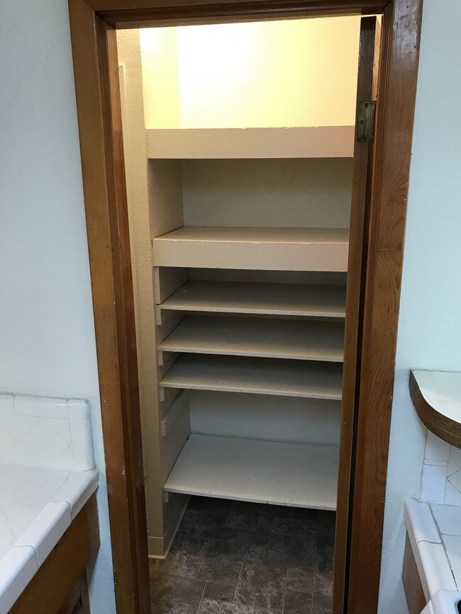 Foto del edificio - 1391 E Lindo Ave