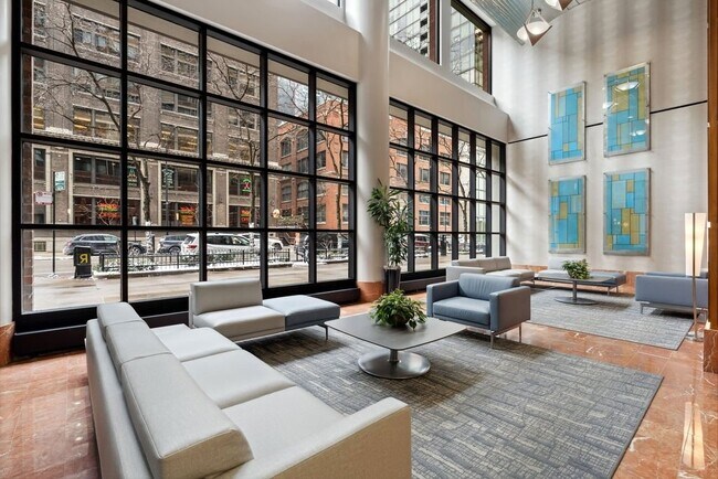 Foto del edificio - 211 E Ohio St