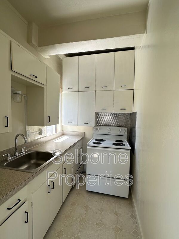 Foto del edificio - 4348 Broadway