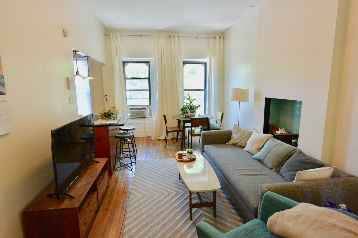 Renovated and Beautiful One Bedroom Townhome Rentals in Brooklyn NY