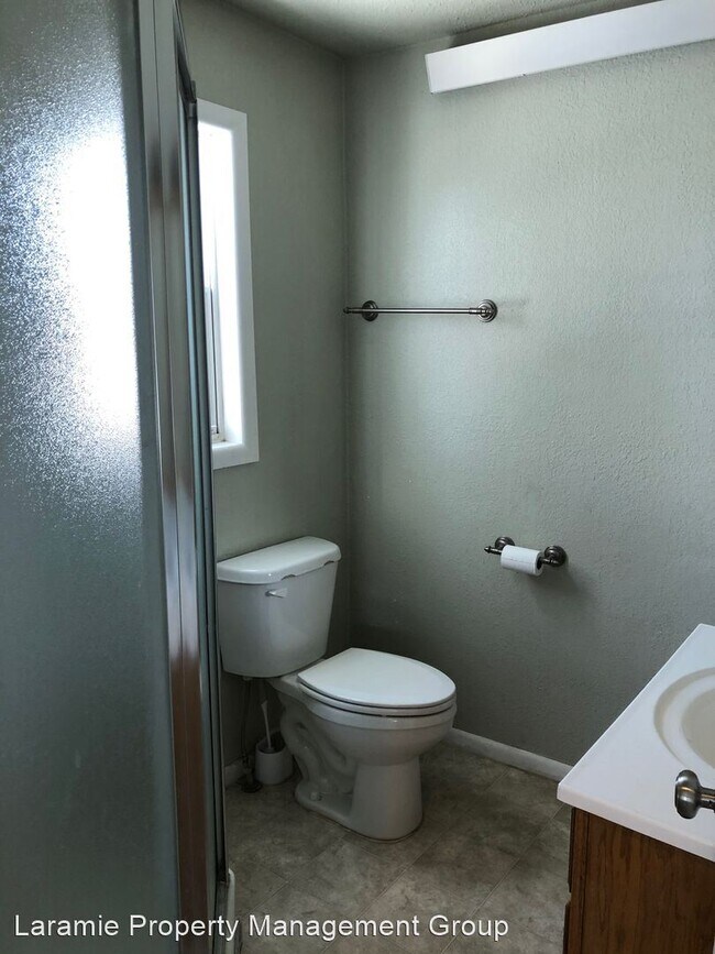 Building Photo - 1 br, 1 bath House - 412 E Flint St