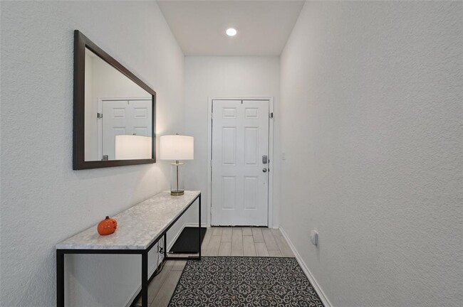 Building Photo - 8101 Knoxville Trl