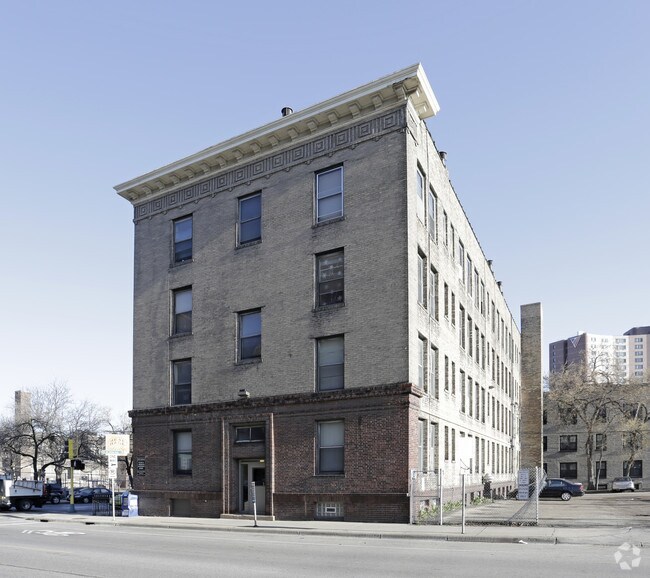 The Pearl Apartments Minneapolis, MN