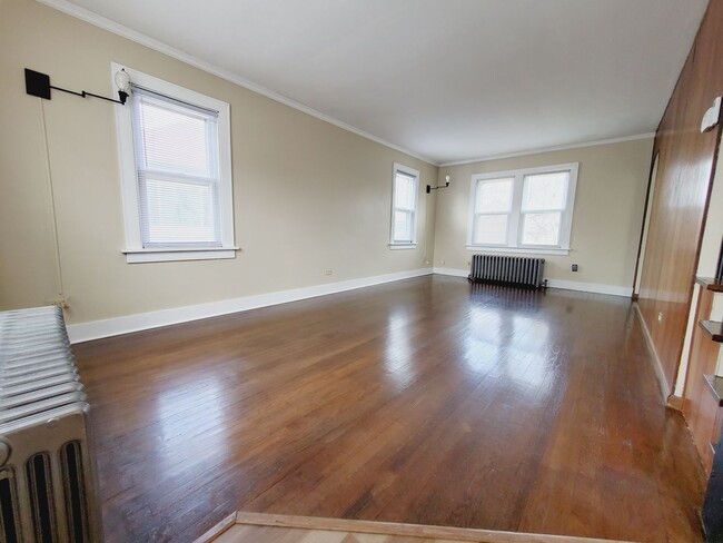 Building Photo - Cozy 2 Bed 1 Bath Home