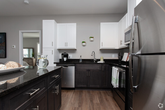 Kitchen - Cobblestone Village Apartments