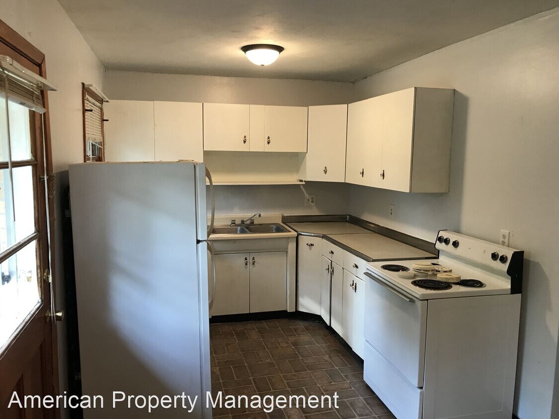 1540 Pipher Ln, Manhattan, KS 66502