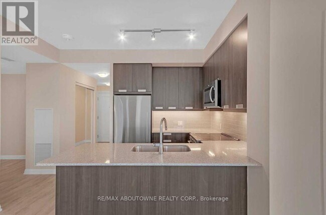 Building Photo - 35-1735 Watergarden Dr