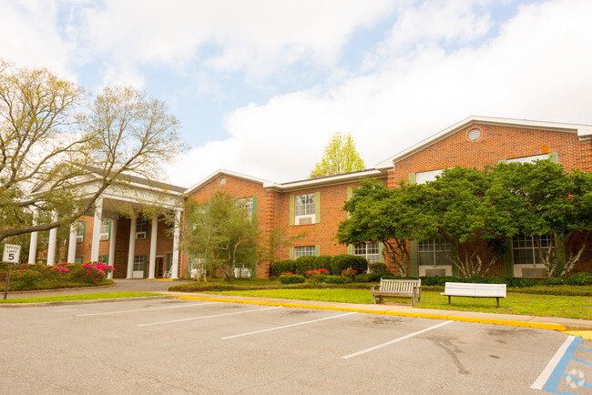 Building Photo - Gordon Oaks Retirement Community