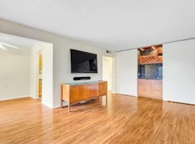 Building Photo - 300 N Civic Dr