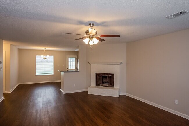 Foto del edificio - 7094 Mirage Ln