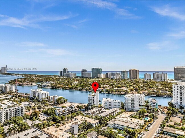 Building Photo - 9901 E Bay Harbor Dr