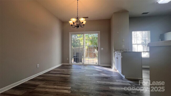 Foto del edificio - 3261 Mannington Dr