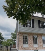 Building Photo - 556 Burlington Ct