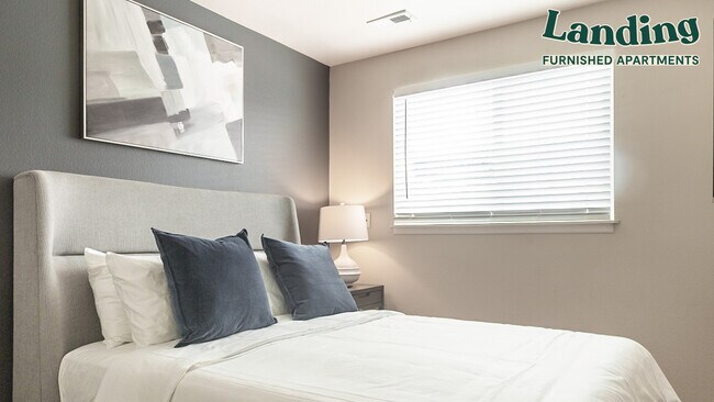 Foto del edificio - 2090 N Hill Field Rd