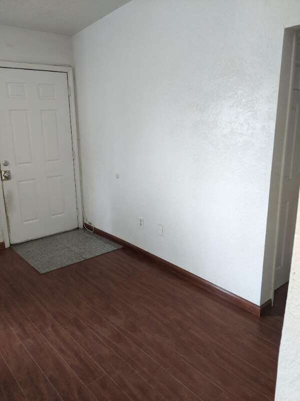 Foto del edificio - 32241 Ave D
