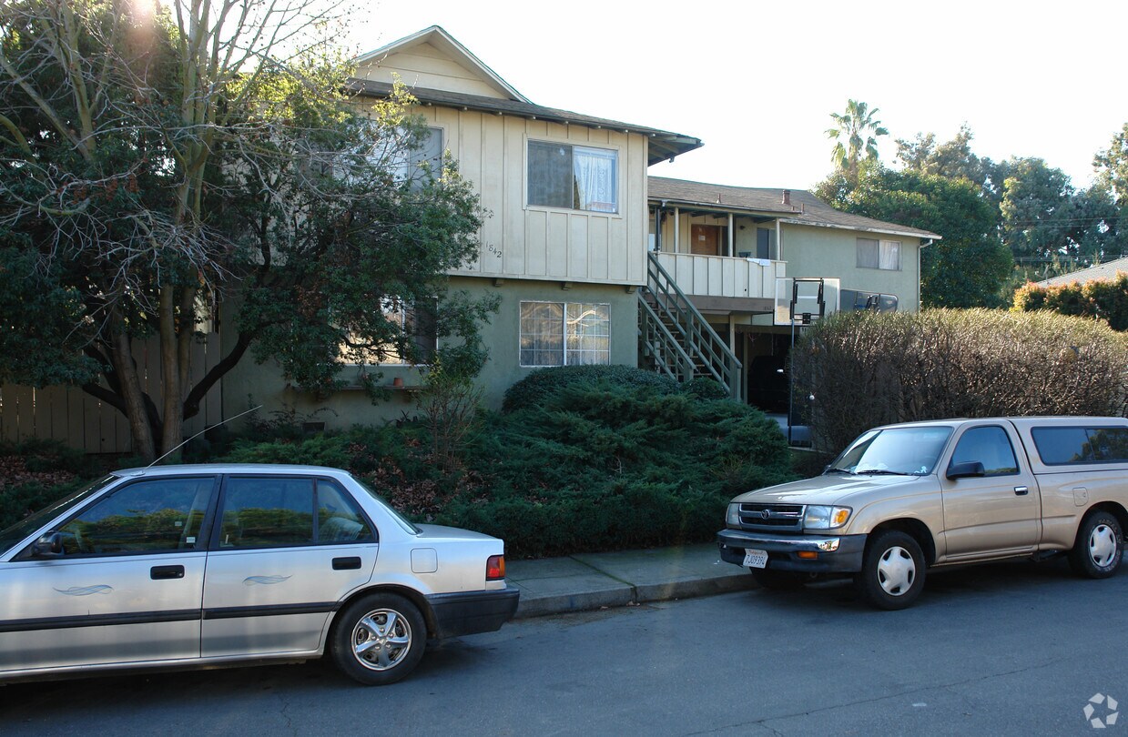 Primary Photo - 1842 Higdon Ave