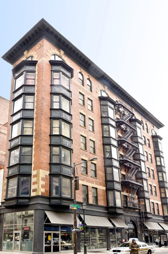 Building Photo - 1232 Chestnut St