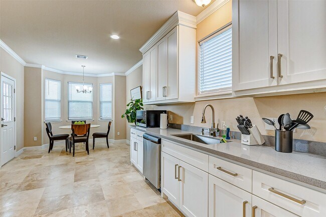 Building Photo - 3807 W Orem Dr