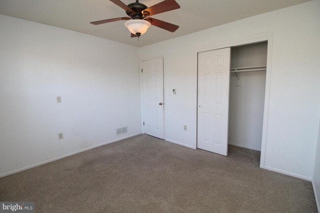 Building Photo - 29 Barclay Ct