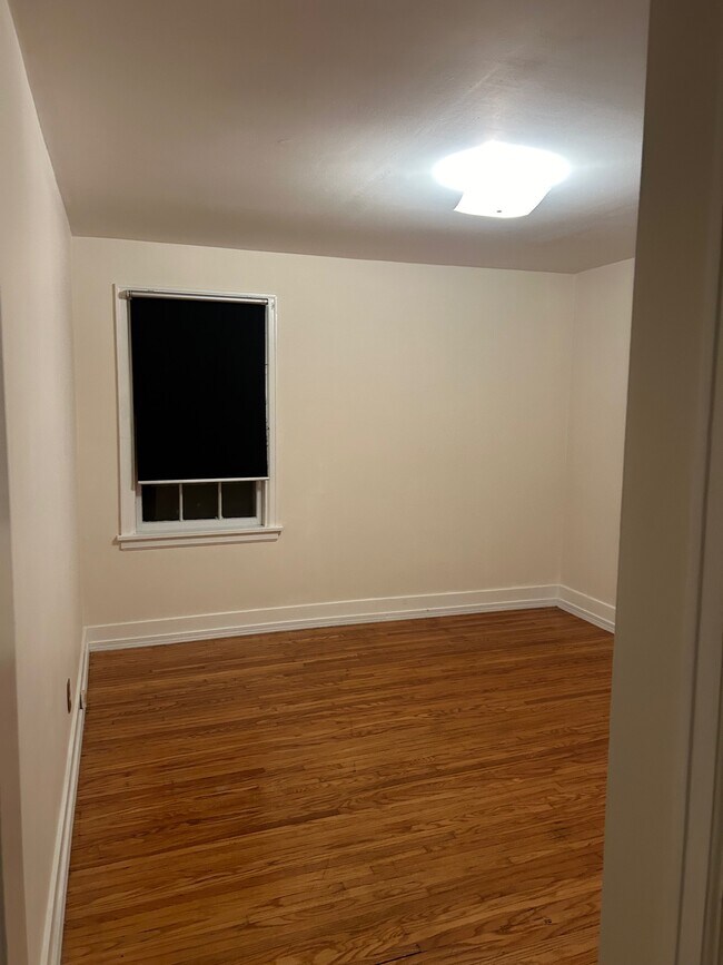 Building Photo - 226 Linwood Ave