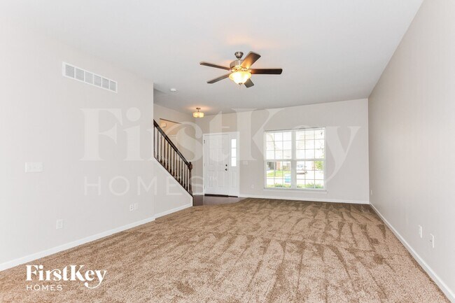 Building Photo - 135 Berry Manor Cir